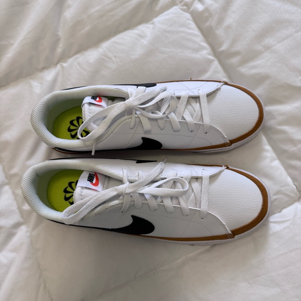 Nike Women’s Legacy Court Sneakers - Never Worn - Picture 3 of 5
